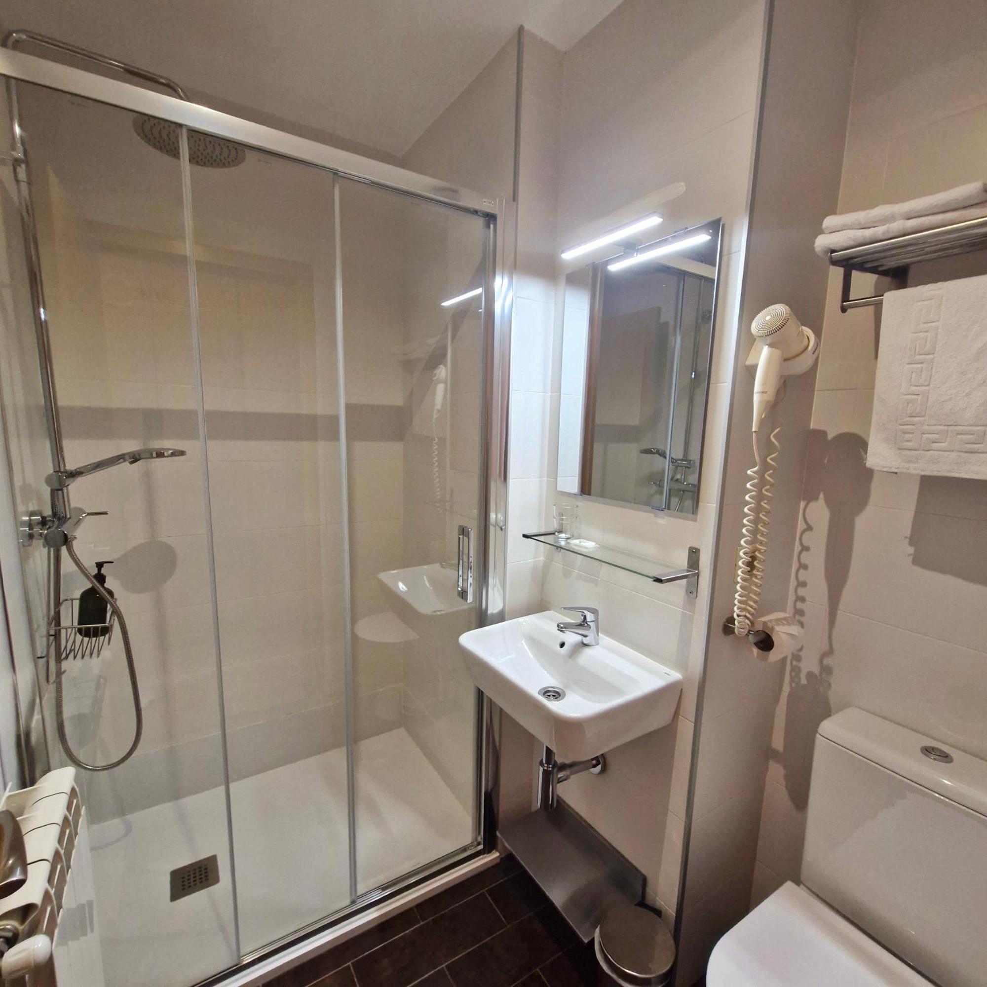 Hotel Dabeleira Luarca Kültér fotó